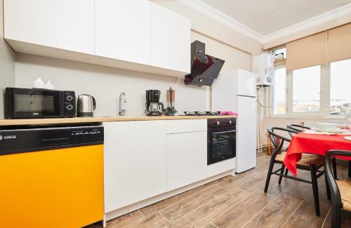 Iskenderpasa Apartment | Stunning 3BR 3Bathroom 3AC near Metro D5