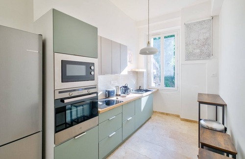 6th Arrondissement Apartment | Stunning 3BR Flat near Vieux Port