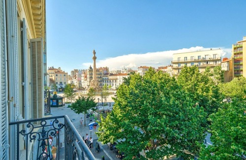 6th Arrondissement Apartment | Stunning 3BR Flat near Vieux Port