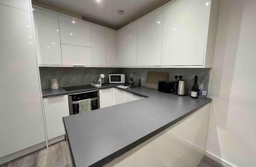 Ferndale Apartment | Stunning 3BR Maisonette in Brixton