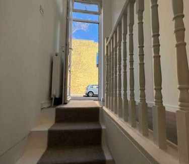 Ferndale Apartment | Stunning 3BR Maisonette in Brixton
