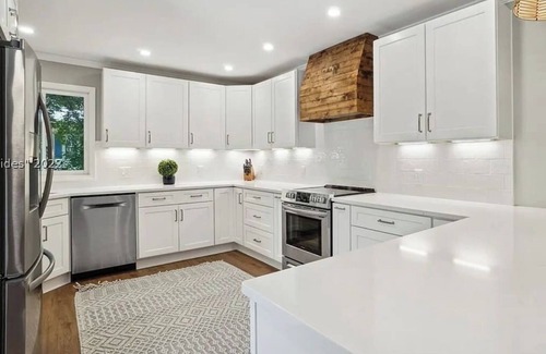 Folly Field House | *Stunning 4 bedroom beach retreat w/private pool*