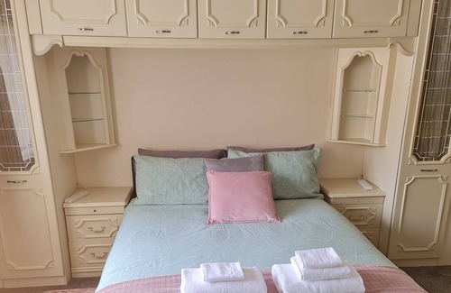Walsall House | Stunning 4-Bed House in Walsall