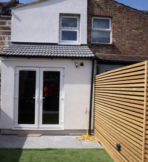 Selhurst House | Stunning 4-Bedroom Home Sleeps 6
