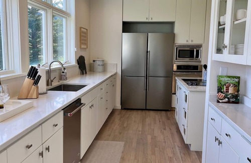 Wilson House | Stunning 4 Bedroom in Wilson WY with Teton Views. Long Term Rental.