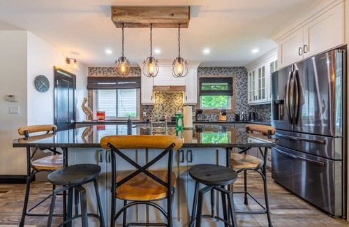 Port Weller West House | Stunning 4BD Home Near Sunset Beach - Patio - BBQ