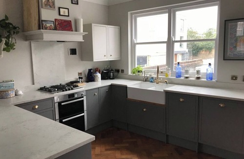 Bow West House | Stunning 4BD Home with Private Garden, East London