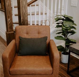 Mount Auburn House | Stunning 4BR Townhome Rooftop City Views