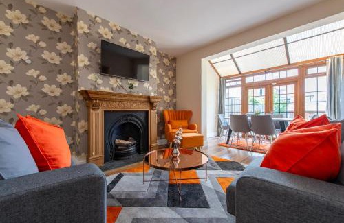 Shirley House | Stunning 5 Bedroom House - Croydon
