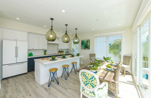 Anna Maria House | Stunning 5 Bedroom Luxury Home, Pool and Spa, Beach Views! - Coastal Queen