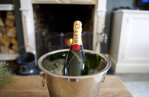 Pershore House | Stunning 5 Bedroom Victorian home with optional hot tub