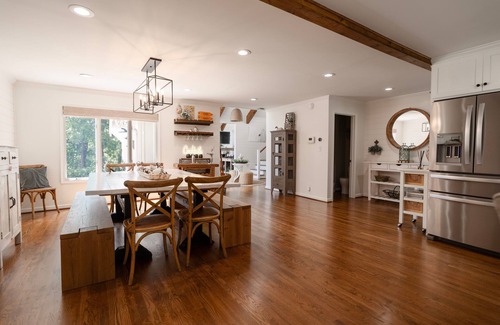 Cleveland Other | STUNNING 5 star luxury farmhouse, GA wine country with a new Pickleball Court!