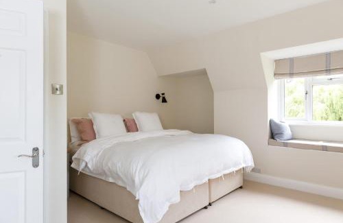Chichester House | Stunning 5BR Home with Pool - 5 min to Beach