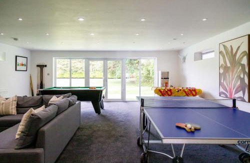 Chichester House | Stunning 5BR Home with Pool - 5 min to Beach