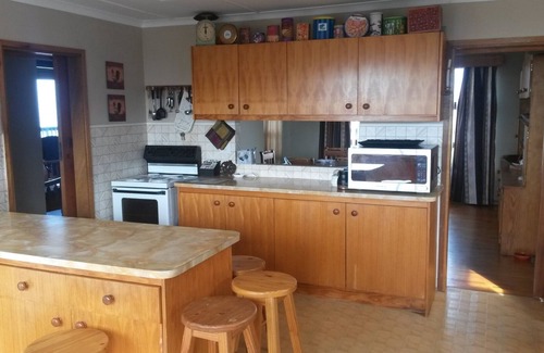 Dana Bay House | Stunning 6 bedroom self-catering house in the famous Garden Route! 180° seaview!