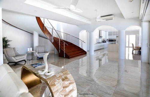 Upper Prince's Quarter Villa | stunning 6 bedroom oceanfront luxury property in St Maarten