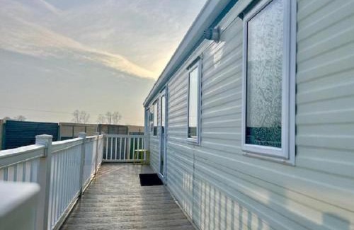 Scratby Other | Stunning 6 Berth Caravan For Hire In Norfolk, Close To The Beach, Ref 19129S