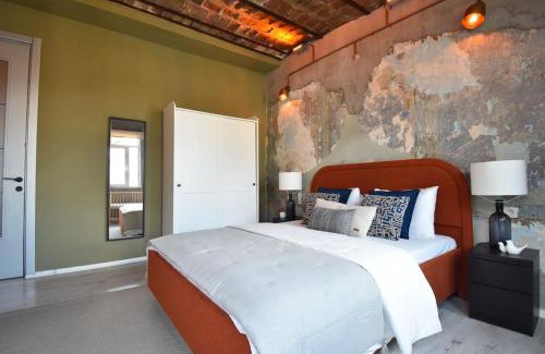 Balat Villa | Stunning 6BR 4Bath near Tram