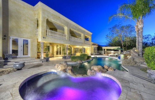 Chandler House | STUNNING 8 Bedroom Mansion on Golf Course! Heated Pool/Spa! Theater Room!