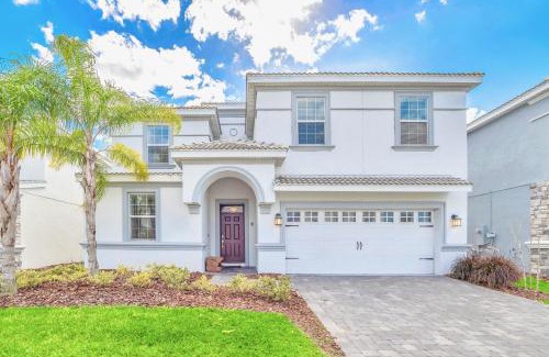 Davenport House | Stunning 8BR Home with BBQ Pool and Theater