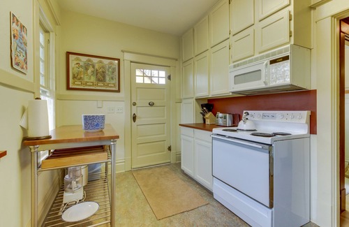 McMinnville House | Stunning and historic Craftsman home in the heart of Oregon Wine Country
