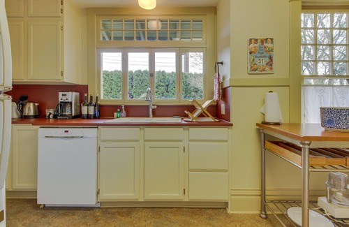 McMinnville House | Stunning and historic Craftsman home in the heart of Oregon Wine Country