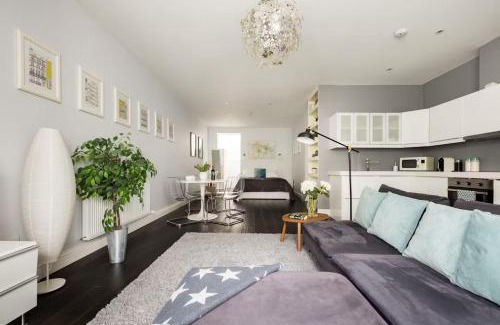 Queen's Park Apartment | Stunning and Peaceful London Flat