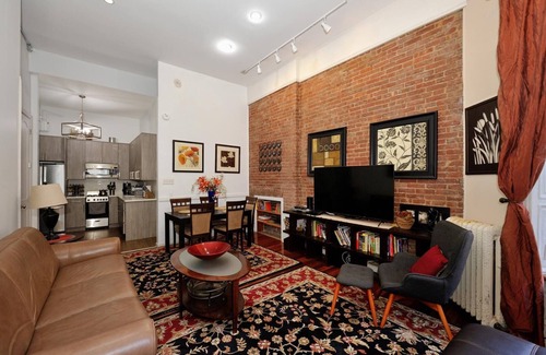 Central Park West Apartment | Stunning and Spacious 1BR APT! Upper West Side!