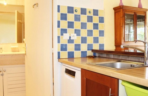 Villeneuve Loubet Beach Apartment | Stunning apartment with terrace and garage, 3 min from beach, sleeps 4