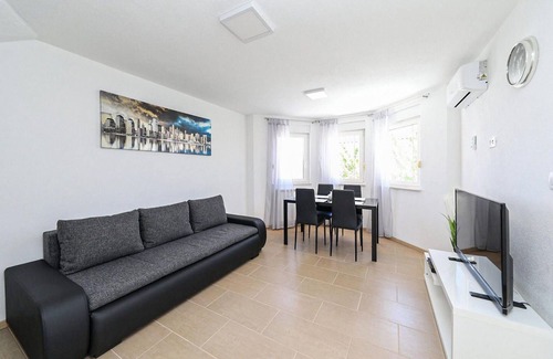 Kastela Apartment | Stunning apartment in Kastel Luksic