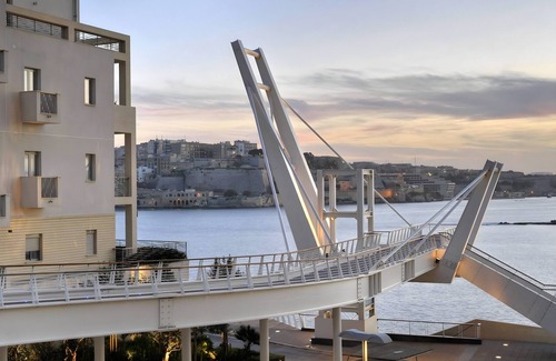 Ta' Xbiex Apartment | Stunning Apartment, Central Location with Views