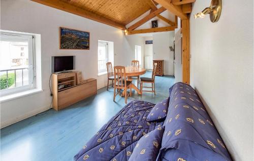 Usson-en-Forez Apartment | Stunning Apartment In Usson-En-Forez