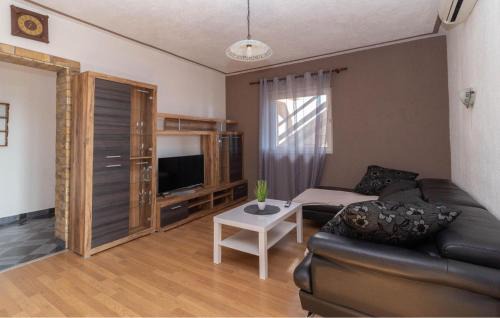 Gornji Karin Apartment | Stunning Apartment In Gornji Karin
