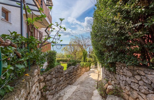 Dramalj Apartment | Stunning apartment in Dramalj with WiFi