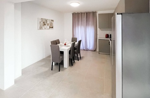 Island Hvar Apartment | Stunning apartment in Jelsa with WiFi