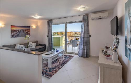 Liznjan Apartment | Stunning Apartment In Liznjan With Wifi