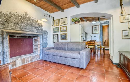 Mezzanego Apartment | Stunning Apartment In Mezzanego