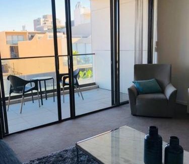Neutral Bay Apartment | Stunning Apartment in Neutral Bay GRO17401