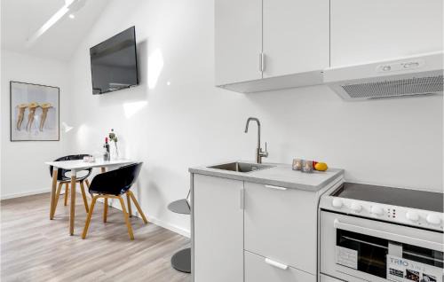 Svaneke Apartment | Stunning Apartment In Svaneke With Wifi