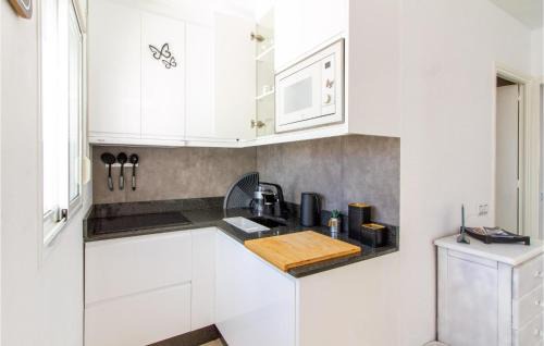 La Siesta Apartment | Stunning Apartment In Torrevieja