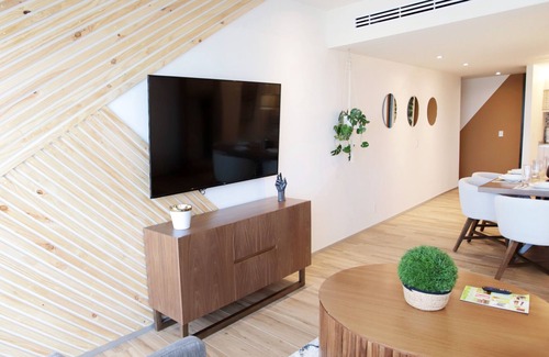 Financial District Apartment | Stunning apartment in condo