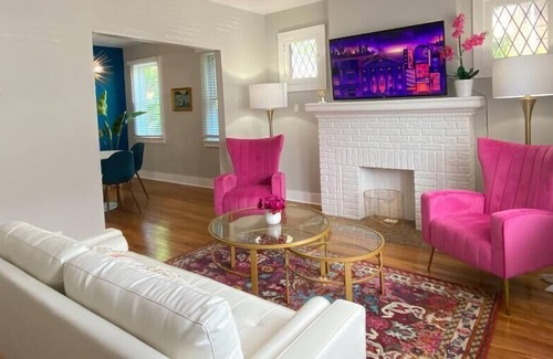 Detroit Apartment | Stunning Apartment near Palmer Park/Free Parking