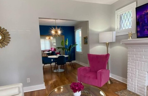 Detroit Apartment | Stunning Apartment near Palmer Park/Free Parking