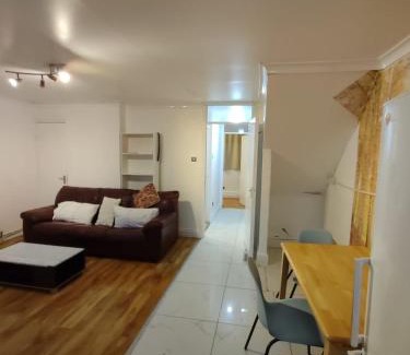Tottenham Apartment | Stunning apartment private garden