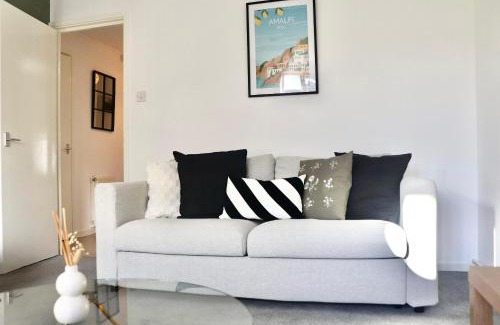 Walworth Apartment | Stunning Apartment, Sleeps 4, Central London, 1 bedroom, Zone 1, Kennington - Open for Business stays, Long Stays and Families Relocating