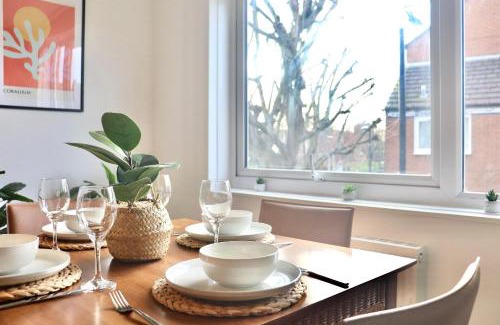 Walworth Apartment | Stunning Apartment, Sleeps 4, Central London, 1 bedroom, Zone 1, Kennington - Open for Business stays, Long Stays and Families Relocating