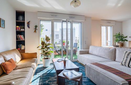 Epinettes Apartment | Stunning apartment with balcony to visit Paris
