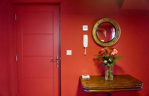 Ipswich Apartment | Stunning Apartment with Courtyard Near The Waterfront Ipswich