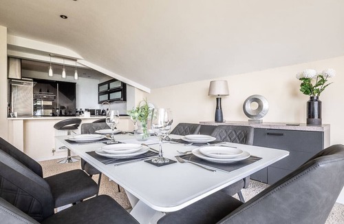 Dawlish Apartment | Stunning apartment with uninterrupted views