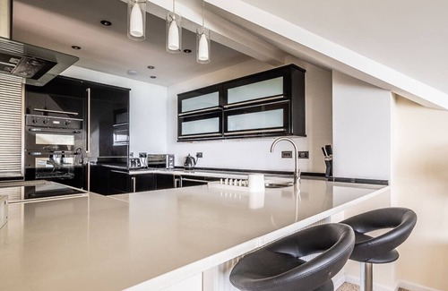 Dawlish Apartment | Stunning apartment with uninterrupted views